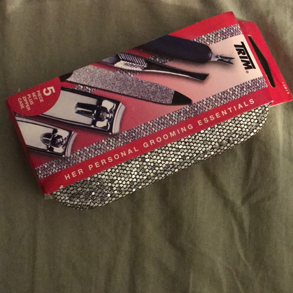 5 piece set plus zipper case
